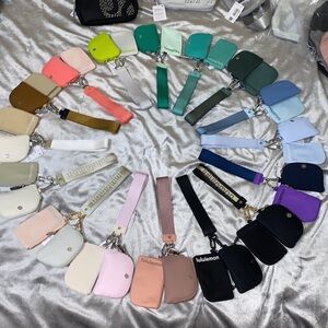 LULULEMON DUAL POUCH WRISTLET